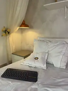 AlessiaVallmont Adlı Modelin Canlı XXX Sohbeti