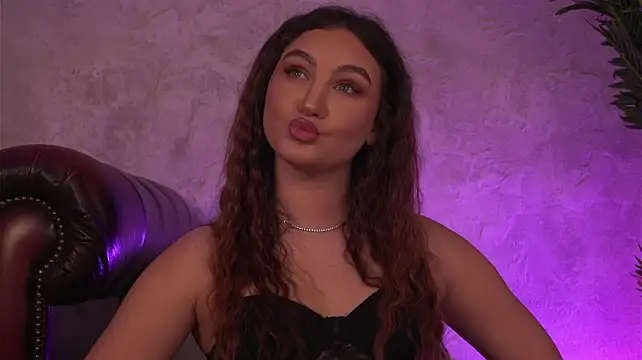 ValentinaMonroee's Live XXX Chat