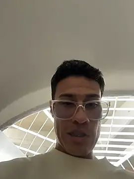Chat +18 de TavoHot_ ao vivo