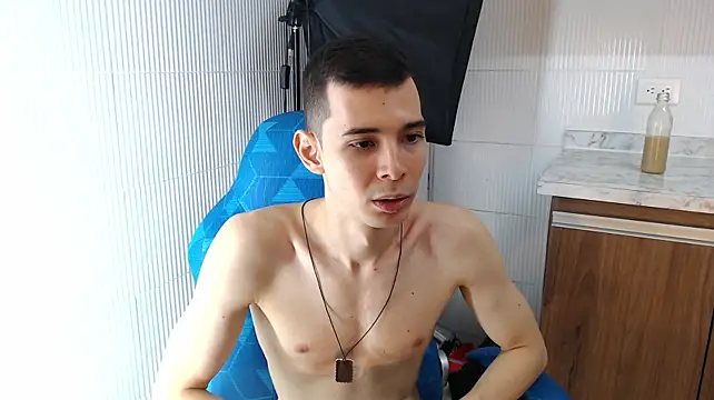 Pokazy przed kamerką – Brandon_Wolf