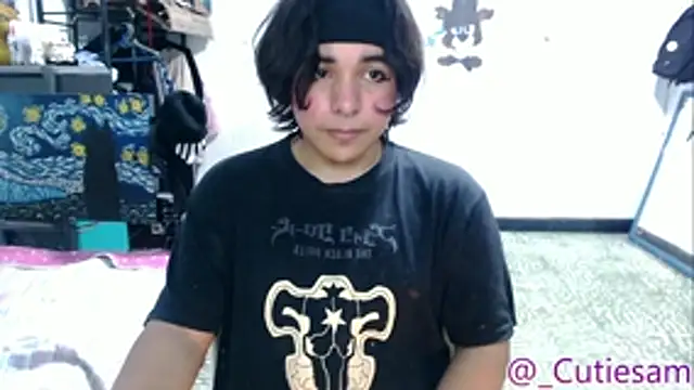 Cutie_Sam 即時 XXX 聊天