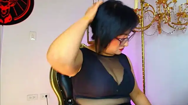 kiara-voss' Live XXX Chat