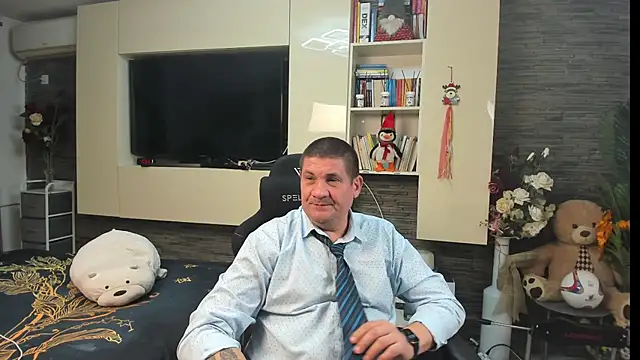 SpartacusDaddy48 Live XXX Chat