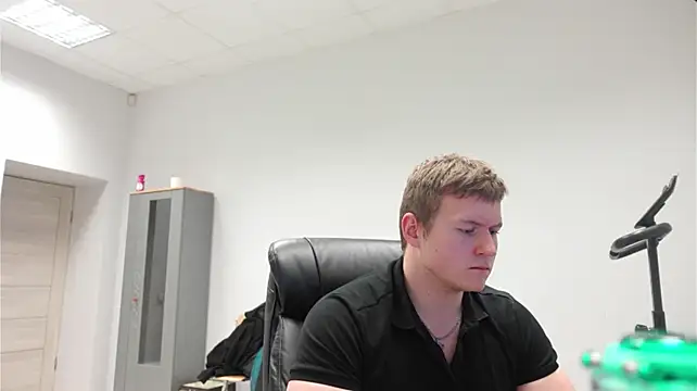 Richard_Dullas Adlı Modelin Canlı XXX Sohbeti