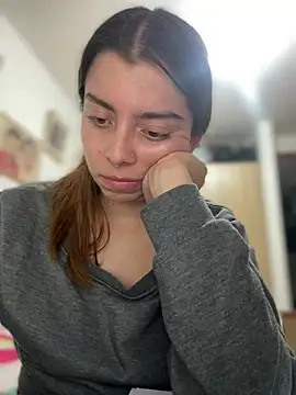 Cloew_Marz লাইভ XXX চ্যাট