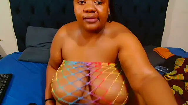 CaramelBootty's Live XXX Chat