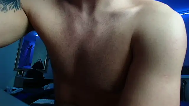 Czat XXX na żywo – TroyWadee
