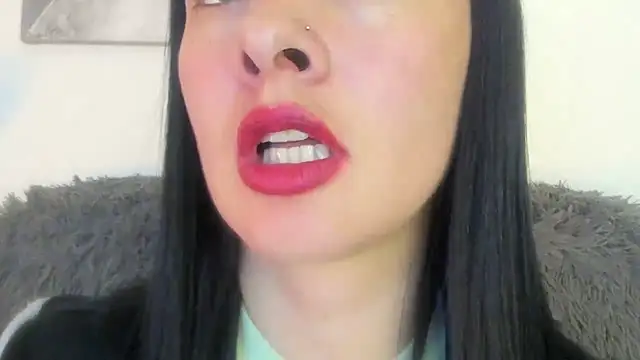 צ'אט XXX בשידור חי של queen_fetish