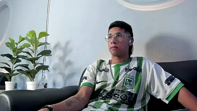 Chat XXX ao vivo de Harry04_