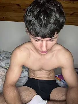 crazyboyy3 Adlı Modelin Canlı XXX Sohbeti