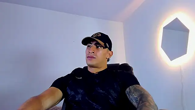Chat +18 de Mr_adrian ao vivo