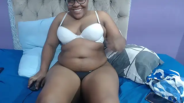 Chat XXX ao vivo de BustyMomo