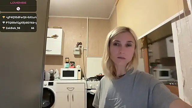 Chat +18 de AngelJeni ao vivo