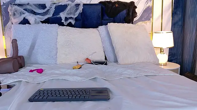 AmmyJones_'s Live XXX Chat