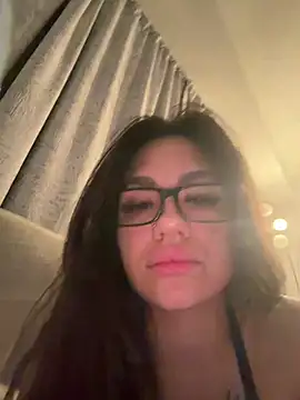 JustLora Chat XXX live