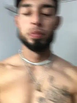 Онлайн чат XXX Charlyhot_69
