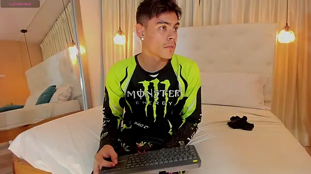 Chat XXX ao vivo de Lycan____