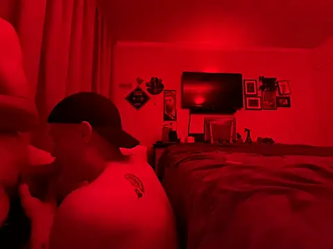 Chat XXX Live 2hornyguyz