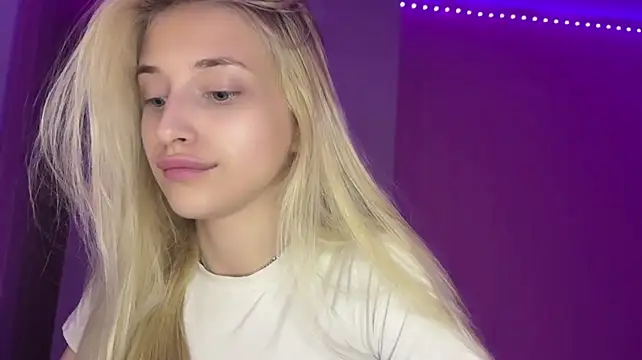 FiveFootBlonde – Live XXX-chat