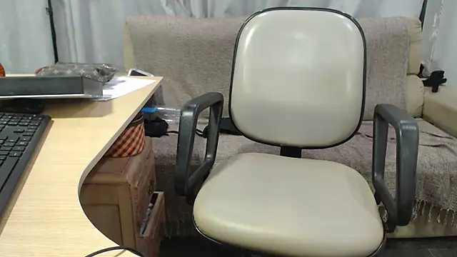 XXX chat uživo modela BumbumGigante
