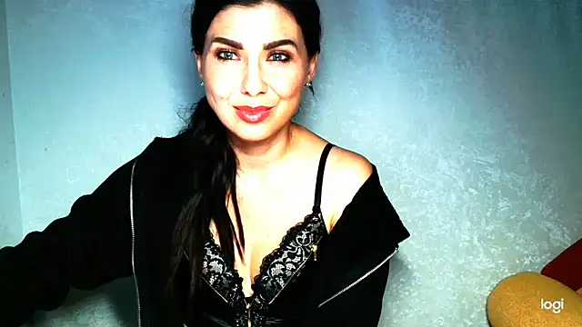 XXX chat uživo modela YadillsLucky