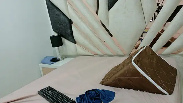 NoayDeiby's Live XXX Chat