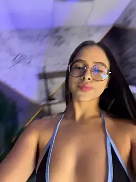 HappyKittyXXX Chat XXX live