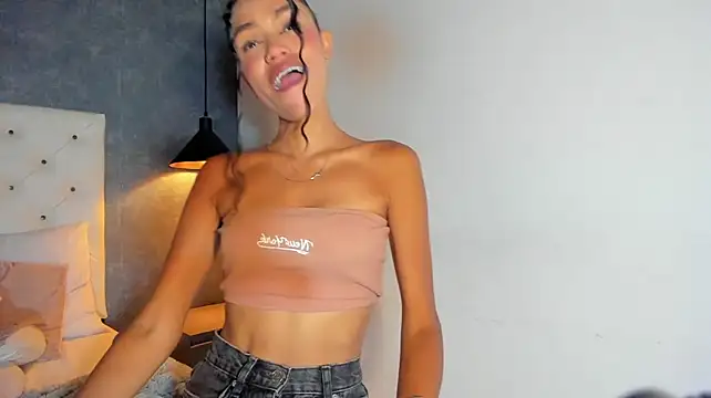 Laura-Millers Adlı Modelin Canlı XXX Sohbeti