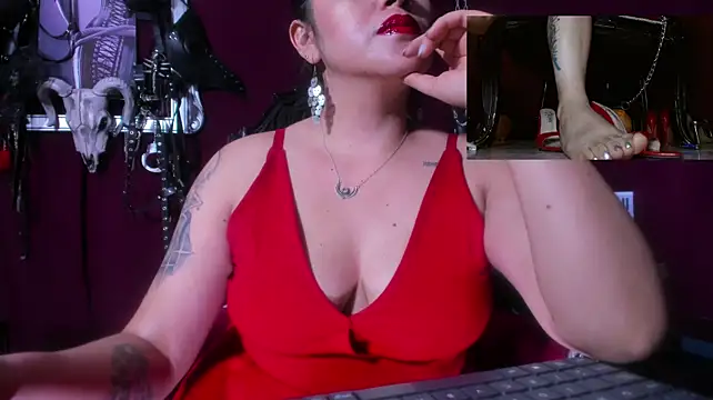 แชท XXX สดของ MeGoddesSara