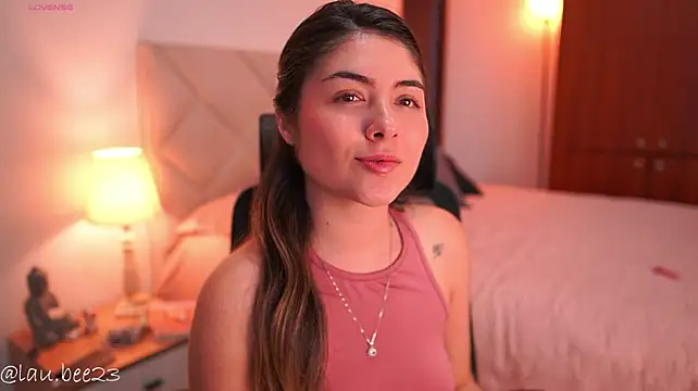Chatroom XXX en direct de Lau_Bee