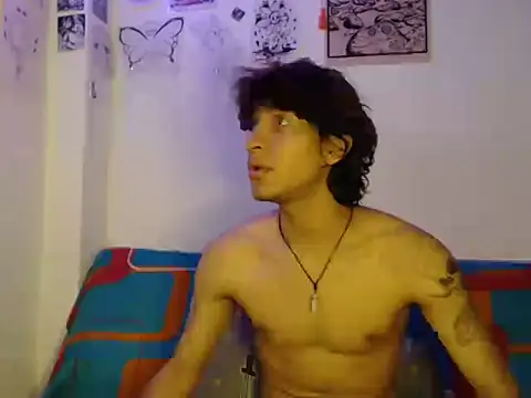 XXX chat uživo modela ElliotAzert