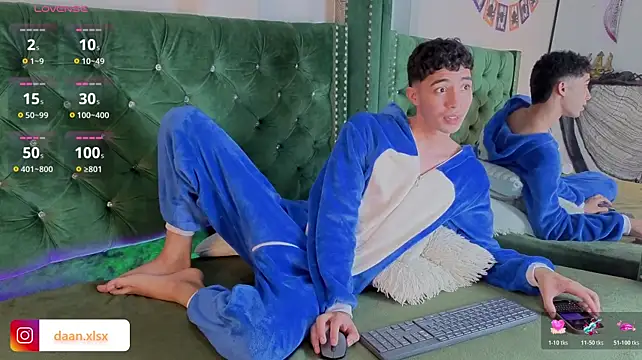 Adriann_vossのラ イブXXXチャット