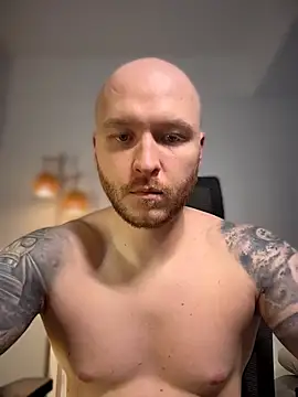 Pokazy przed kamerką – AdamMeyer_10