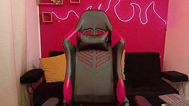 LoganSteel_ Chat XXX in diretta