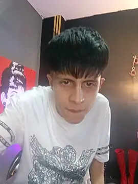 MikeHunteerのライブXXXチャット