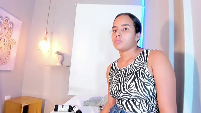 Roxy_Stonee – Live XXX-chat