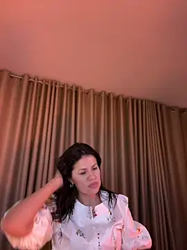 Aliinak Adlı Modelin Canlı XXX Sohbeti