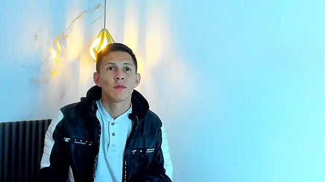 IzanArias XXX чат на живо