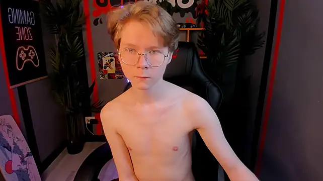 Онлайн чат XXX DanielSanders