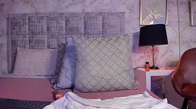 nathalymooree Adlı Modelin Canlı XXX Sohbeti