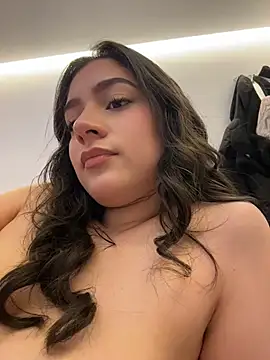 KittyFeet1 Adlı Modelin Canlı XXX Sohbeti