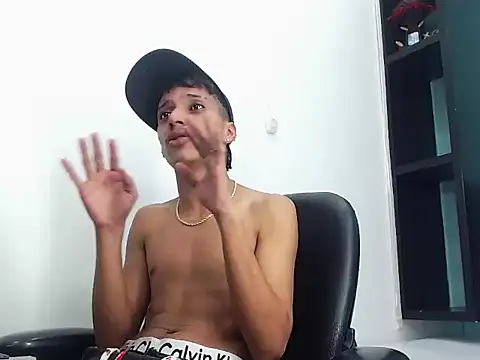 Онлайн чат XXX brayan__hot__
