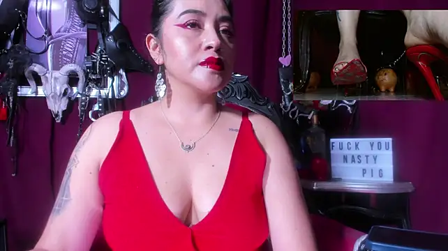 MeGoddesSara Chat XXX in diretta