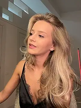 Emeli_Blur Live XXX Chat