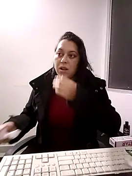 Chat +18 de Queen_Yess ao vivo
