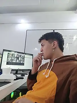Axel_Romanov's Live XXX Chat