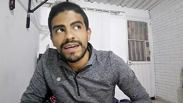 Chat +18 de JBond007BBC ao vivo