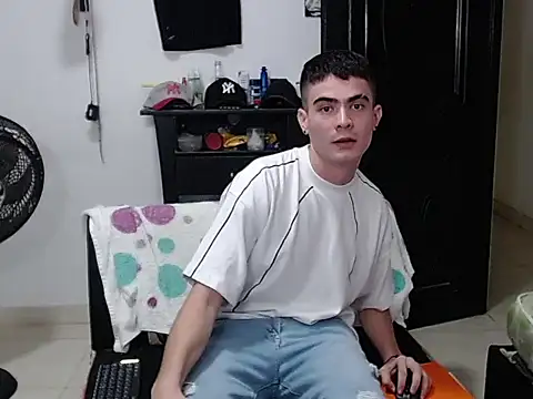 Zac_Efront Live XXX Chat
