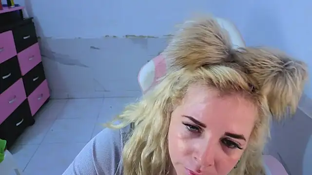 HannaBrave লাইভ XXX চ্যাট