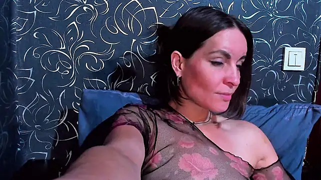 دردشة Strawberry_Milfa الجنسية المباشرة